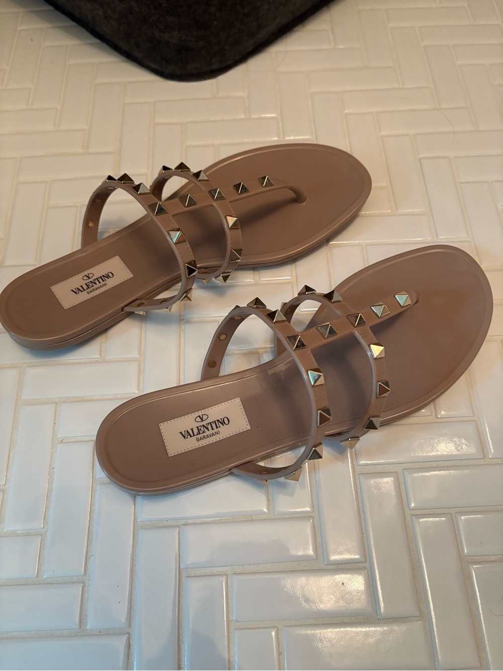 Valentino Garavani Rockstud Thong Sandals